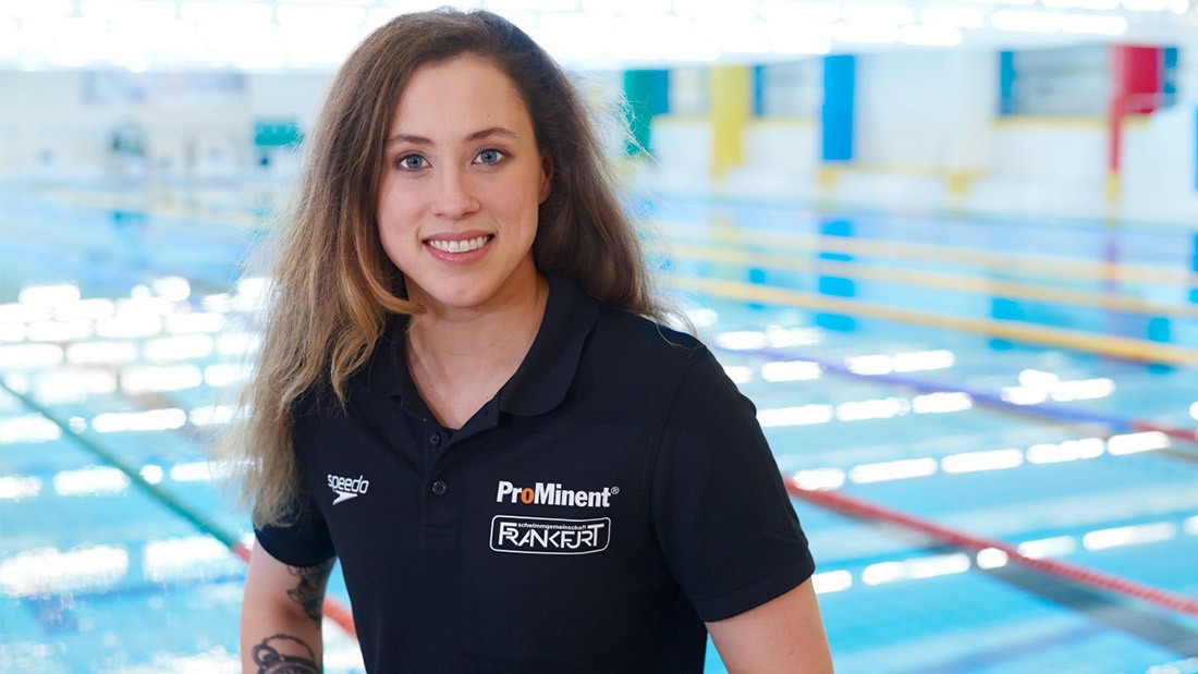 Água é o elemento dela - a ProMinent apoia a nadadora Sarah Köhler